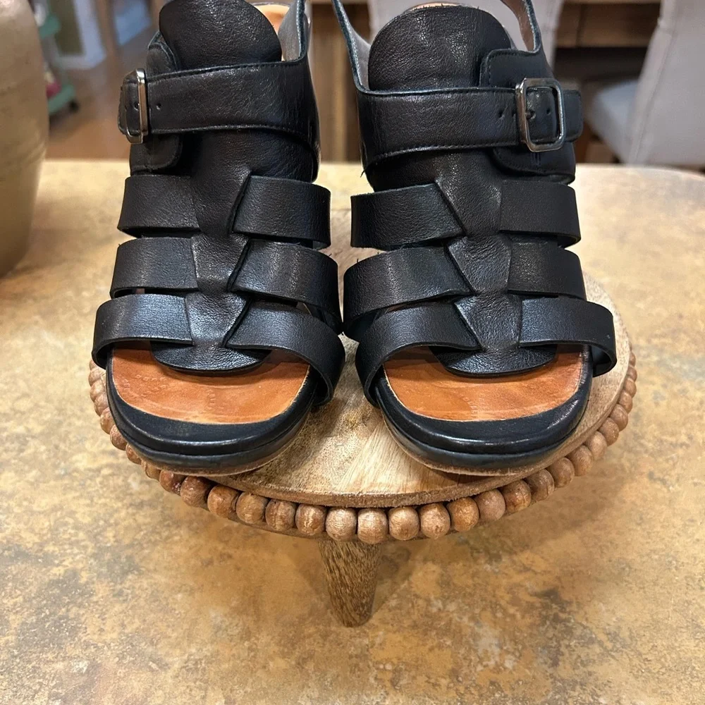 Designer Chie Mihara Black Women's Heeled Sandals - Picture 4 of 11